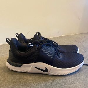 Lightly worn Nike Tennis shoes